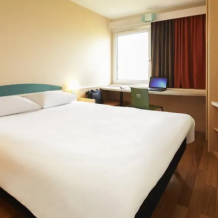 Ibis Sud Отель Пуатье
