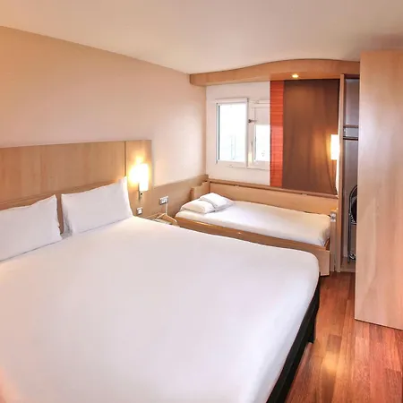Ibis Sud Отель