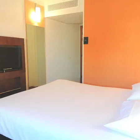 Ibis Sud Отель 3*