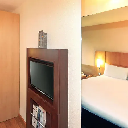 Отель Ibis Sud 3*