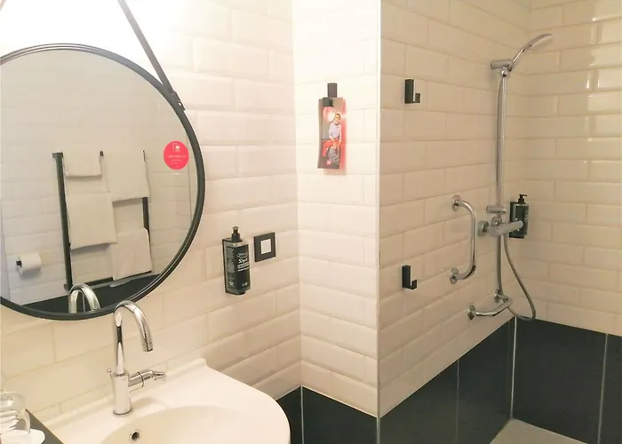 מלון Ibis Sud 3*