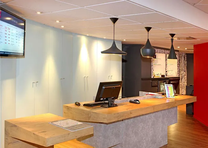 Ibis Sud 3* פואטייה